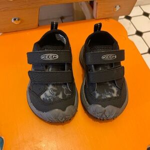 KEEN Unisex-Child Speed Hound Bike Tread Easy On Sneaker size 4 Toddler